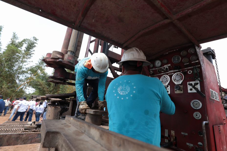 dom-da-inicio-a-perforacion-de-pozo-de-agua-en-teotepeque